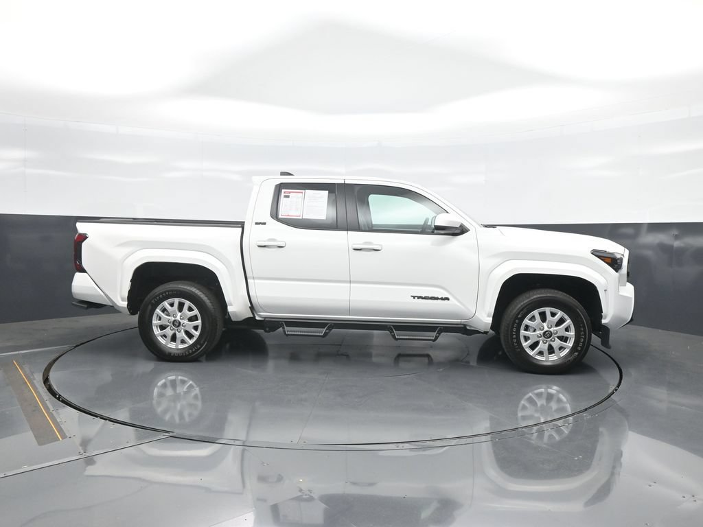 Certified 2026 Toyota Tacoma SR5 AWD/4WD image 8