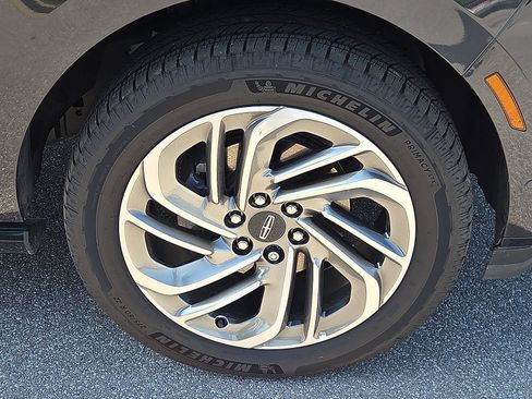 Certified 2025 Lincoln Navigator L Reserve AWD/4WD image 7