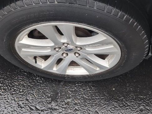 Used 2018 Ford Explorer XLT w/ Equipment Group 201A image 11