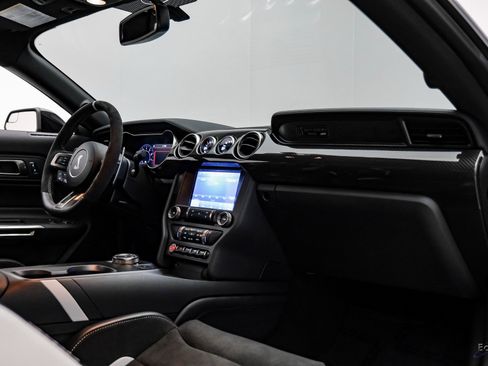 Used 2020 Ford Mustang Shelby GT500 w/ Carbon Fiber Track Pack image 40