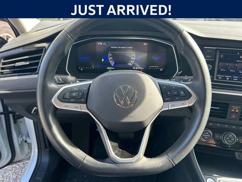 Certified 2023 Volkswagen Jetta SE FWD image 11