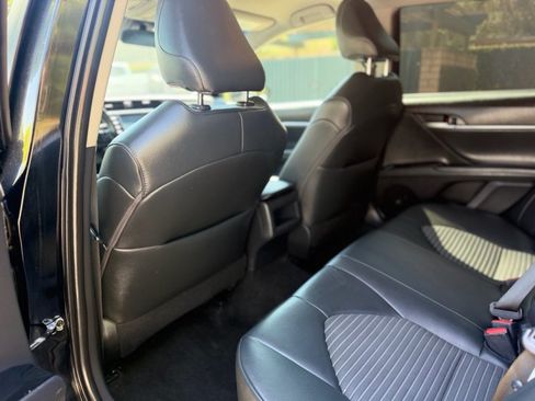 Used 2019 Toyota Camry SE FWD image 16