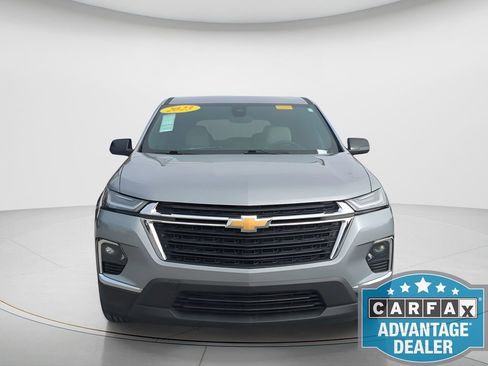Used 2023 Chevrolet Traverse LS FWD image 2