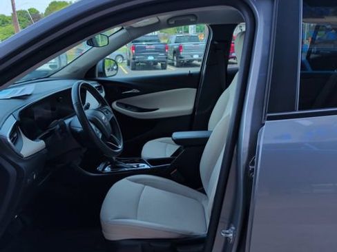 Used 2024 Buick Encore GX Preferred AWD/4WD image 10