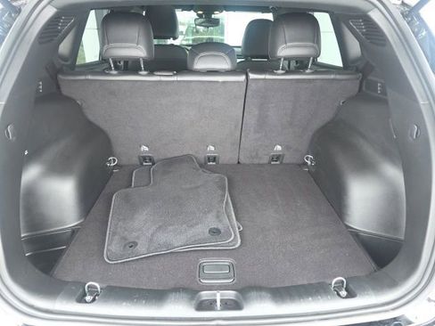 Used 2023 Jeep Compass Latitude image 15