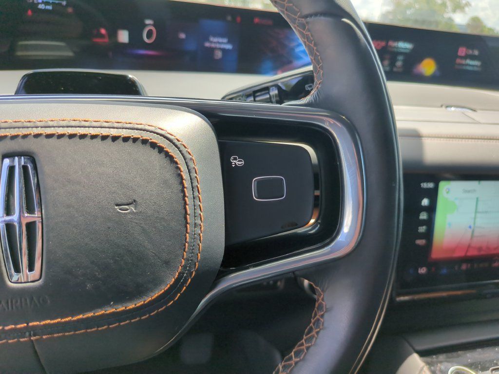 Used 2025 Lincoln Navigator Black Label AWD/4WD image 30