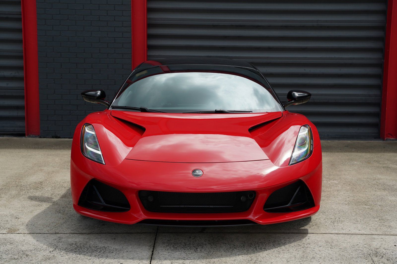 Used 2025 Lotus Emira RWD image 15