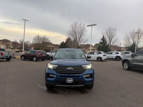 Used 2022 Ford Explorer XLT w/ Equipment Group 202A image 8