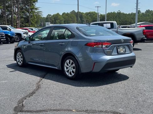 Used 2025 Toyota Corolla LE FWD image 5