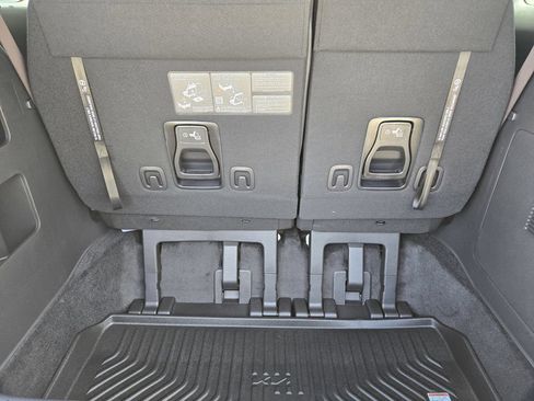 New 2026 Kia Carnival EX FWD image 22