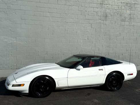 Used 1996 Chevrolet Corvette Coupe image 37
