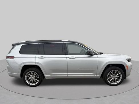 Used 2023 Jeep Grand Cherokee L Summit w/ Luxury Tech Group V AWD/4WD image 8