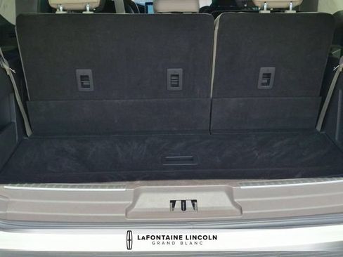 Certified 2024 Lincoln Navigator Reserve AWD/4WD image 31