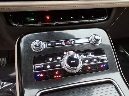 Certified 2023 Lincoln Nautilus AWD w/ Premium Package image 23