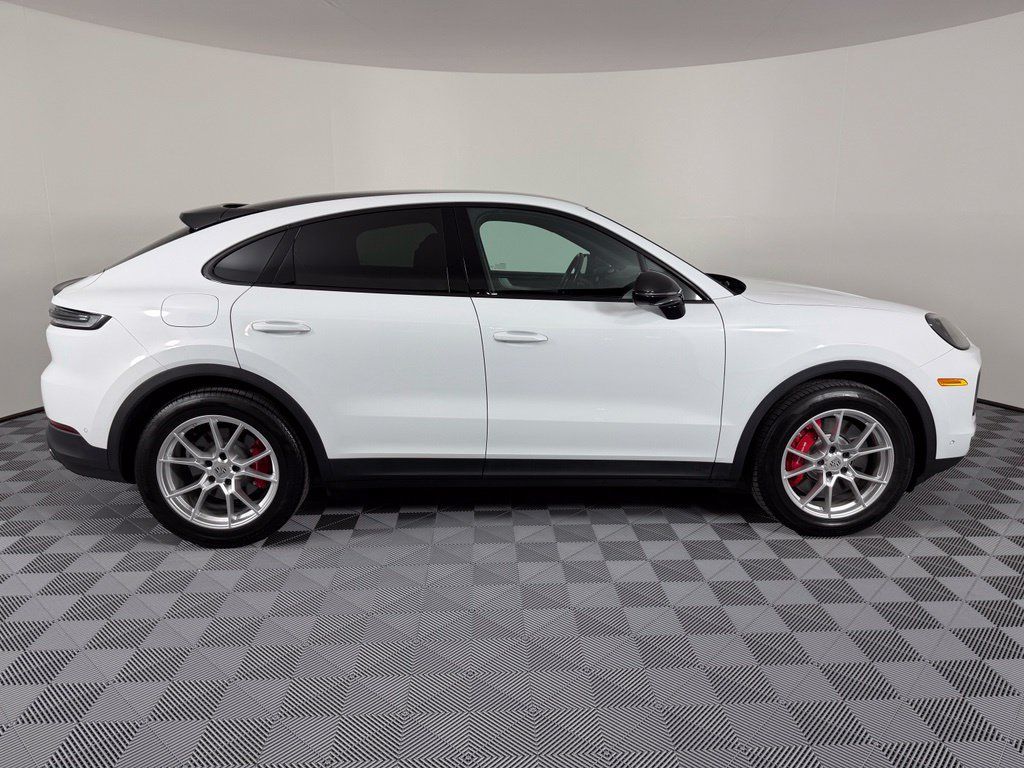 Certified 2024 Porsche Cayenne S AWD/4WD image 12