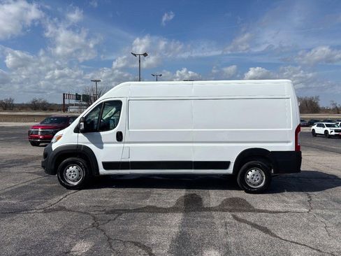 Used 2023 RAM ProMaster 2500 w/ Convenience Group image 2