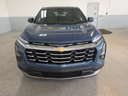 Certified 2025 Chevrolet Equinox LT FWD image 9