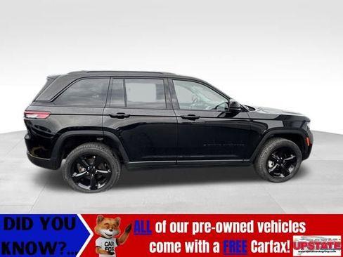 Used 2023 Jeep Grand Cherokee Limited w/ Black Appearance Package image 10