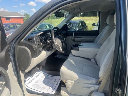 Used 2007 Chevrolet Silverado 1500 LT w/ 1LT Convenience Package AWD/4WD image 6