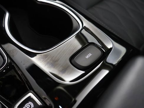 Used 2023 Buick Envision Avenir AWD/4WD image 58