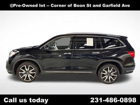 Used 2021 Honda Pilot Touring image 2