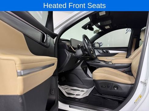 Used 2025 Buick Enclave Preferred image 9