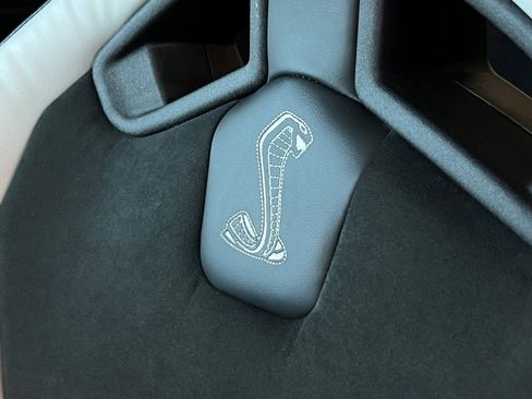 Used 2022 Ford Mustang Shelby GT500 w/ Carbon Fiber Track Pack image 25