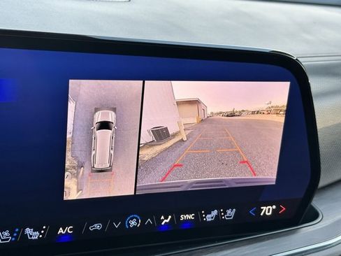 Used 2025 Chevrolet Suburban Premier image 11