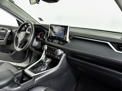 Used 2021 Toyota RAV4 XLE Premium image 22