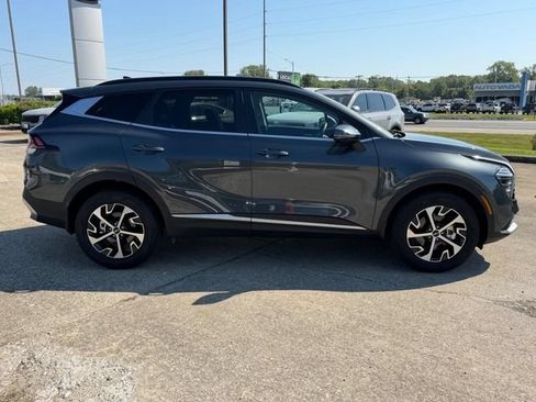 Certified 2025 Kia Sportage EX w/ EX Premium Package AWD/4WD image 2