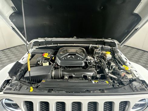 Used 2021 Jeep Wrangler Unlimited Sahara AWD/4WD image 31