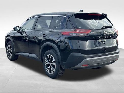 Used 2023 Nissan Rogue SV image 5