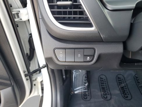 Certified 2025 Kia Seltos EX w/ EX Sunroof Package image 31