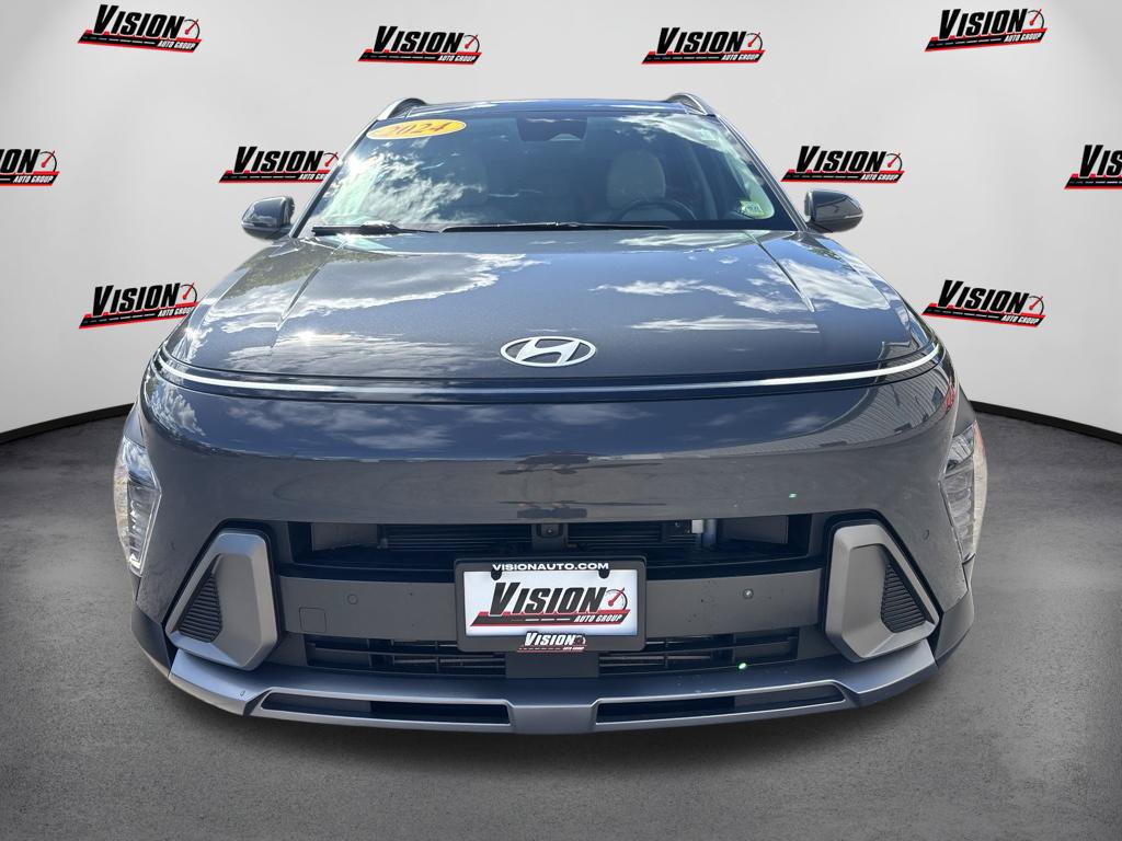 Used 2024 Hyundai Kona Limited AWD/4WD image 2