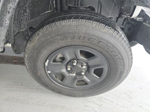 Used 2023 Jeep Gladiator Sport w/ Trailer Tow Package image 9