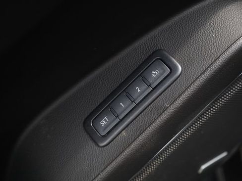 Used 2018 Chevrolet Tahoe LT w/ Luxury Package AWD/4WD image 18