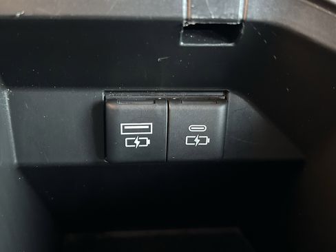 Certified 2023 Toyota Camry SE image 30