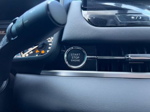 New 2025 Mitsubishi Outlander SE image 14