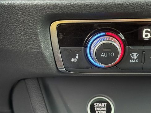 Used 2024 Audi Q3 2.0T Premium image 17