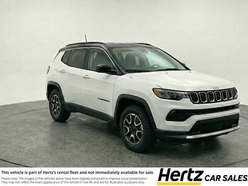 Used 2025 Jeep Compass Trailhawk image 1