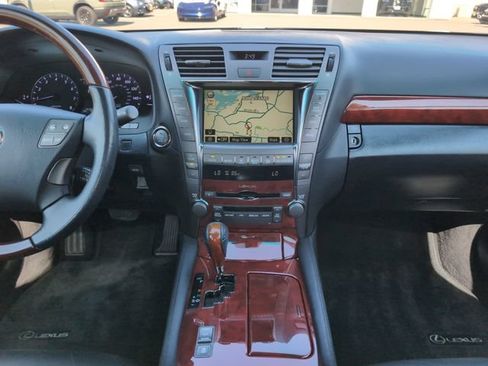 Used 2007 Lexus LS 460 w/ Comfort Pkg RWD image 22