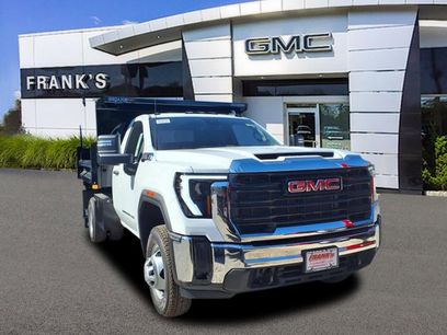 New 2025 GMC Sierra 3500 Pro w/ Convenience Package