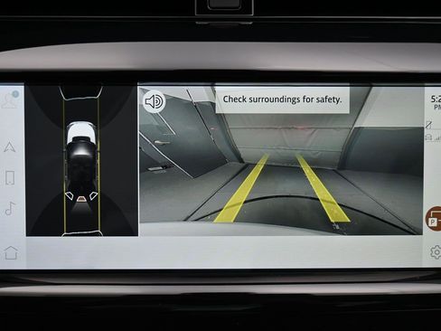 Used 2023 Land Rover Discovery Sport S image 15