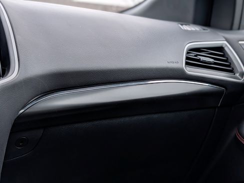 Used 2024 Ford Edge ST-Line image 16