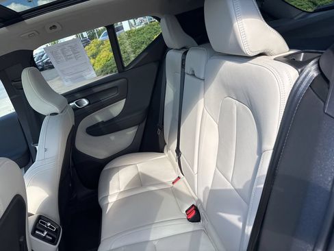 Certified 2026 Volvo XC40 B5 Plus AWD/4WD image 33
