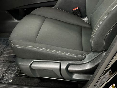 Used 2023 Nissan Rogue S image 18