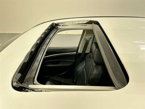 Used 2020 Acura MDX SH-AWD image 19