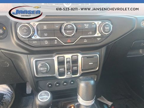 Used 2023 Jeep Gladiator Sport AWD/4WD image 25