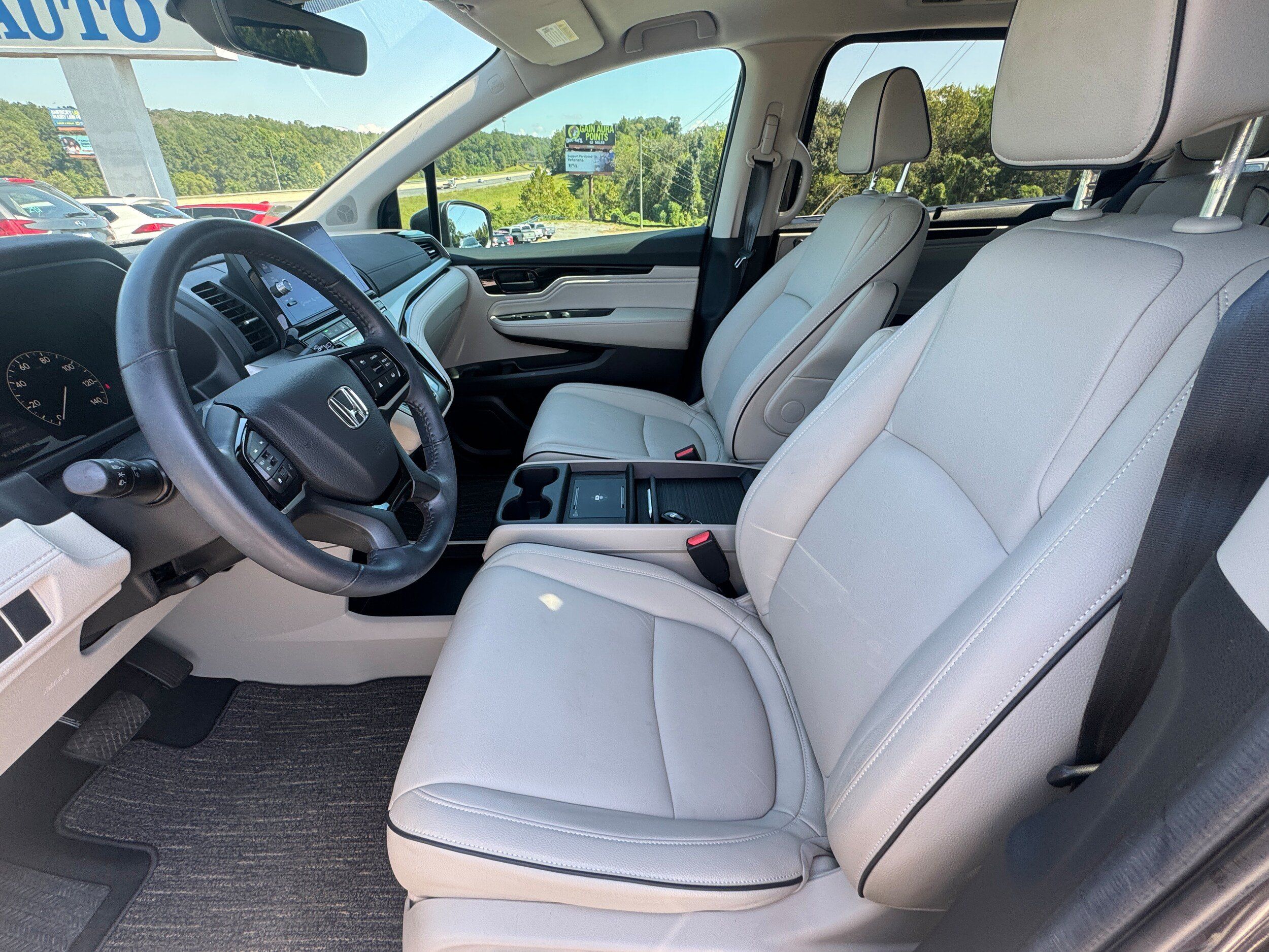 Used 2025 Honda Odyssey Touring image 10