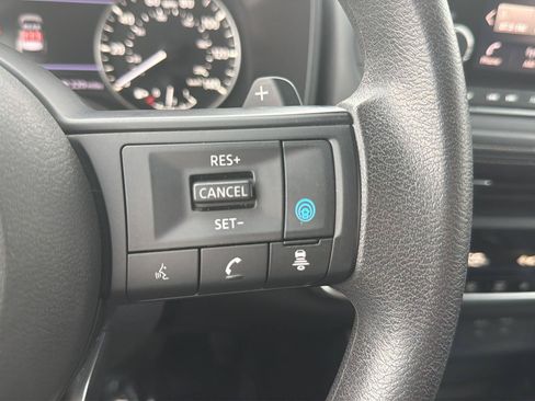 Used 2024 Nissan Rogue SV AWD/4WD image 21